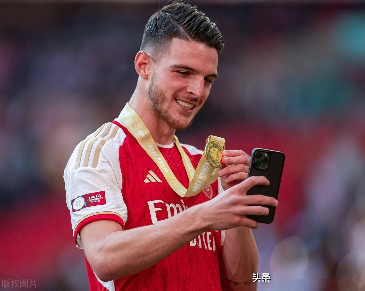 包含社区盾国际比赛日再迎强敌，法兰克福调整名单，主帅态度：话题不断，年轻球员得到机会的词条