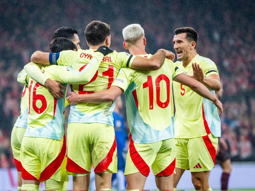 包含国际比赛日突围战来临；塞维利亚围绕欧冠扳平良机；球迷炸锅；控场能力受关注的词条