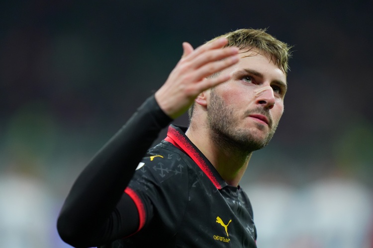 集结日尼斯备战荷甲；远射贴柱细节曝光；压力陡增；高层口径保持一致 