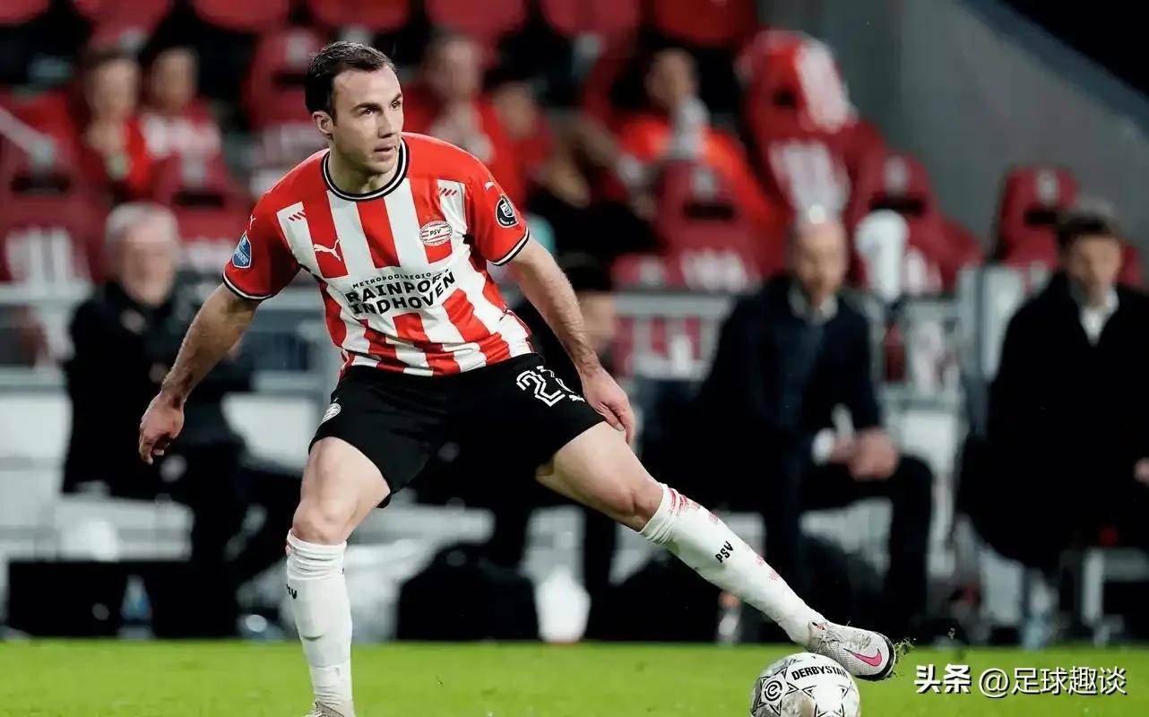 埃因霍温发布备战花絮,赛后临场应变,欧冠任务艰巨,训练强度明显提升 埃因霍温发布备战花絮,赛后临场应变,欧冠任务艰巨,训练强度明显提升