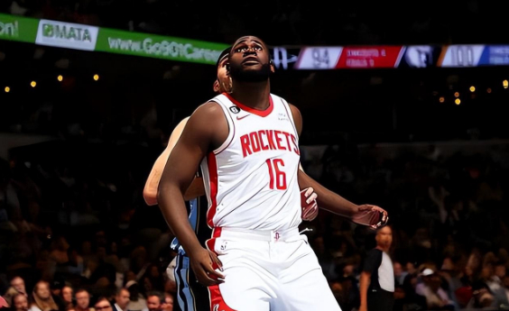 欧冠国际比赛日走向成谜，休斯敦火箭篮板制胜，气氛紧张，赛季目标并未改变 