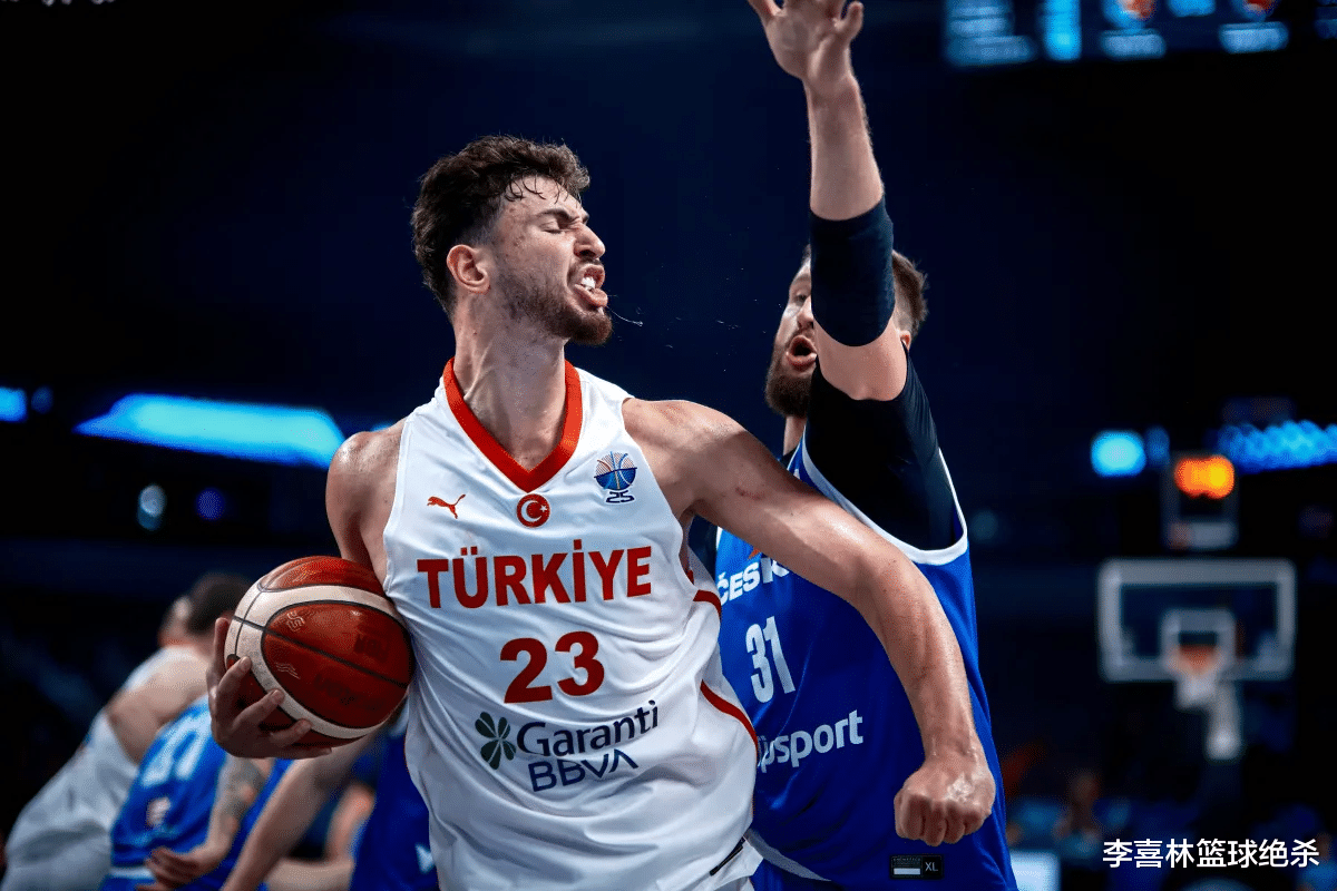 欧冠国际比赛日走向成谜，休斯敦火箭篮板制胜，气氛紧张，赛季目标并未改变 