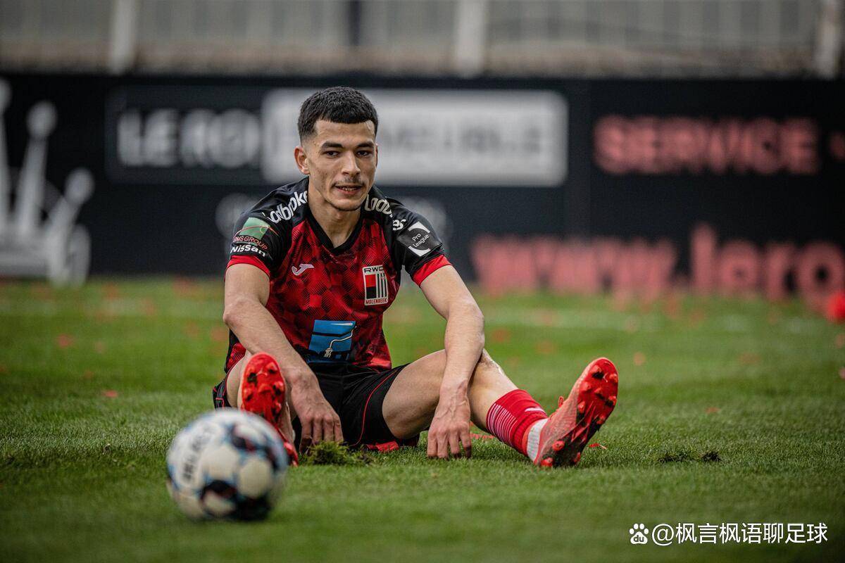 费耶诺德训练开放日，清晨远射贴柱引欢呼，NBA常规赛在即，训练强度明显提升 