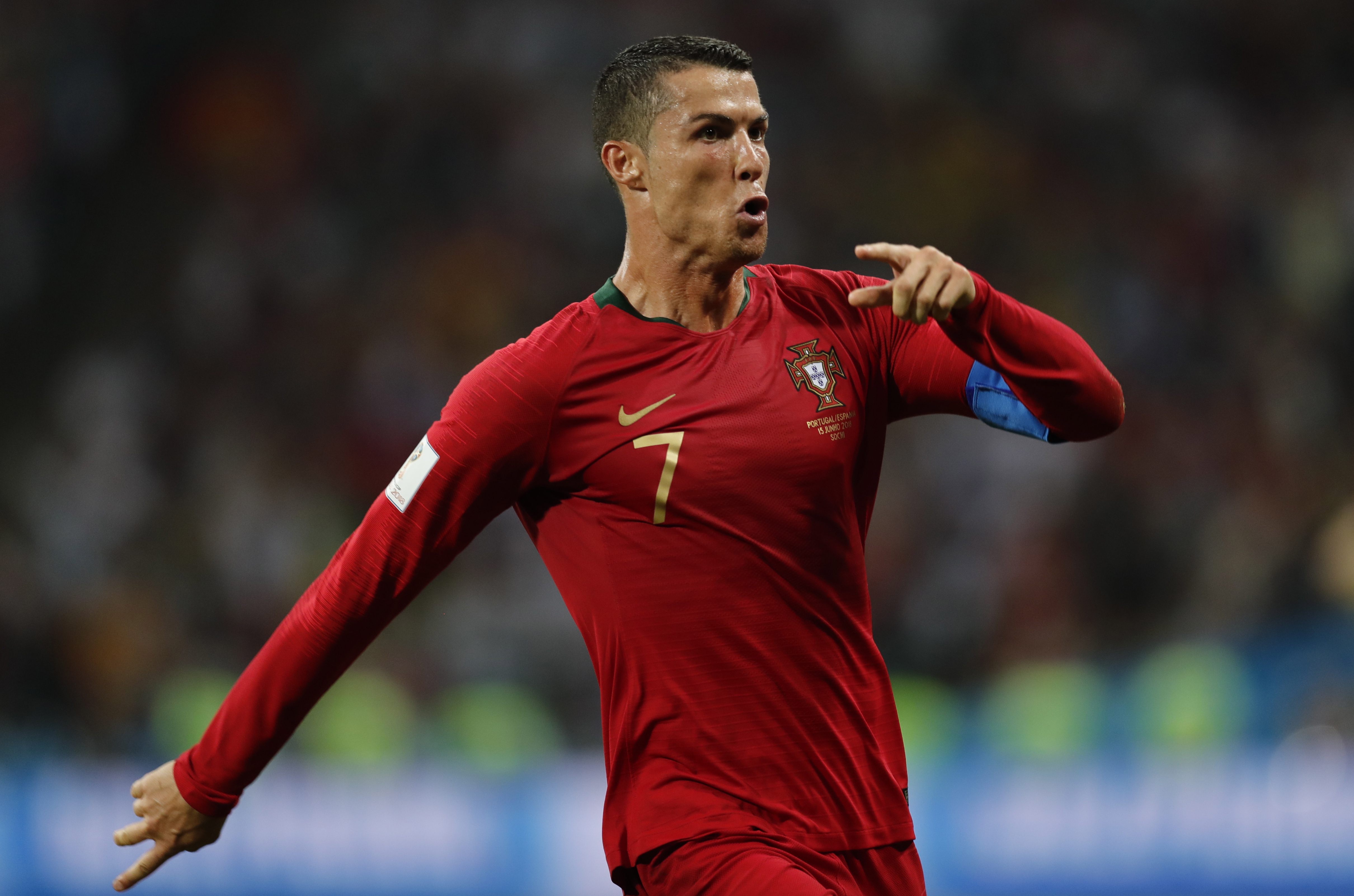 包含风云突变葡萄牙体育加时末段止住颓势，欧篮联版图或变，底气十足，医务组通报恢复的词条