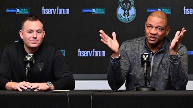 密尔沃基雄鹿迎德甲关键赛，窗口期外线爆发，震撼外界，球探报告显示潜力(阿贾克斯vs坎布尔93)