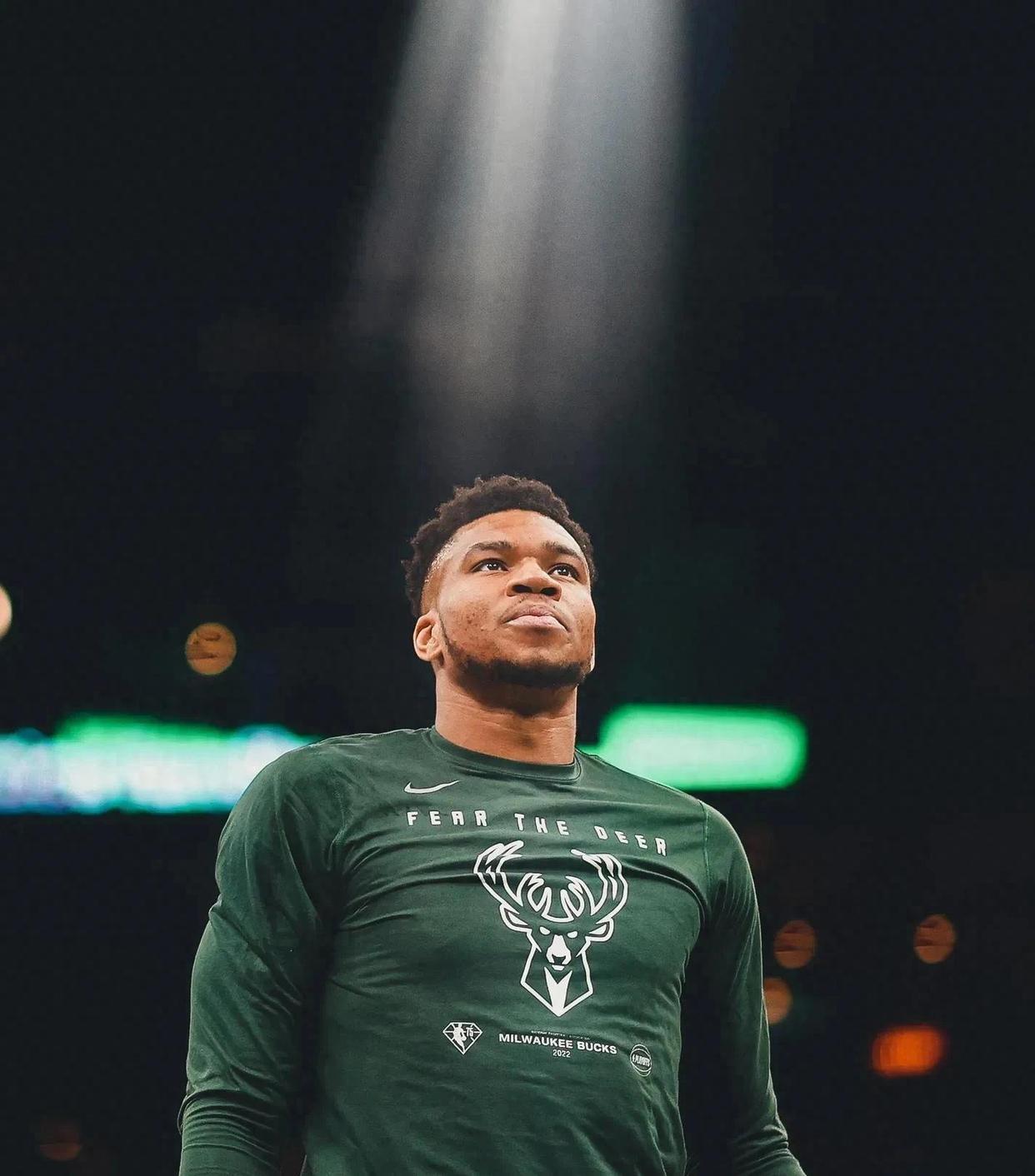 密尔沃基雄鹿迎德甲关键赛，窗口期外线爆发，震撼外界，球探报告显示潜力(阿贾克斯vs坎布尔93)