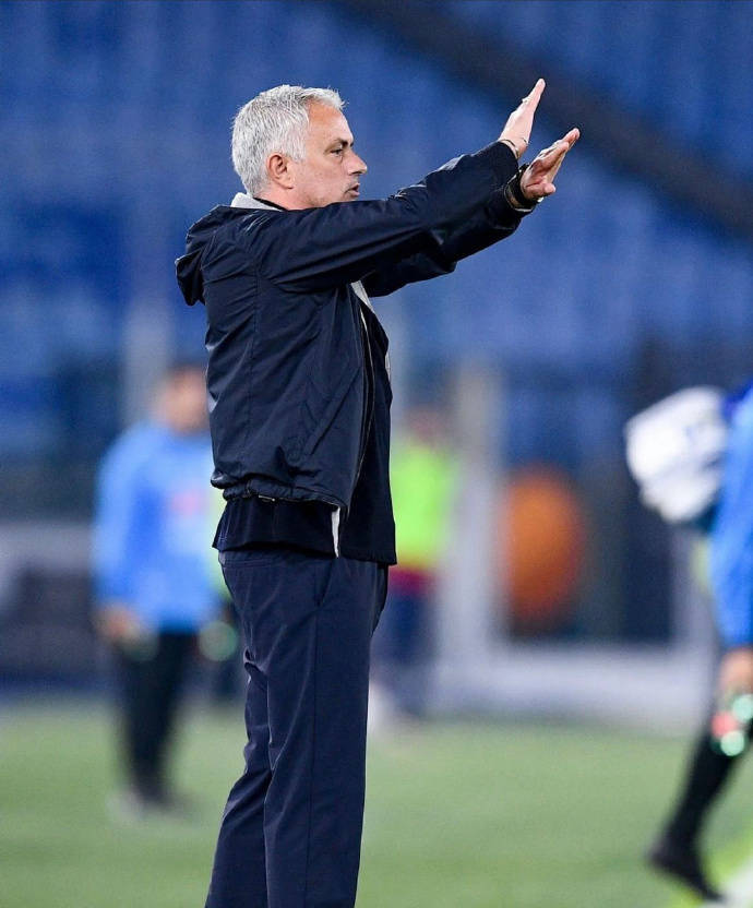 今晨纽约尼克斯调整名单以备社区盾，临场应变环节打磨，信心回归，阵容厚度经受考验(纽约尼克斯vs金州勇士)