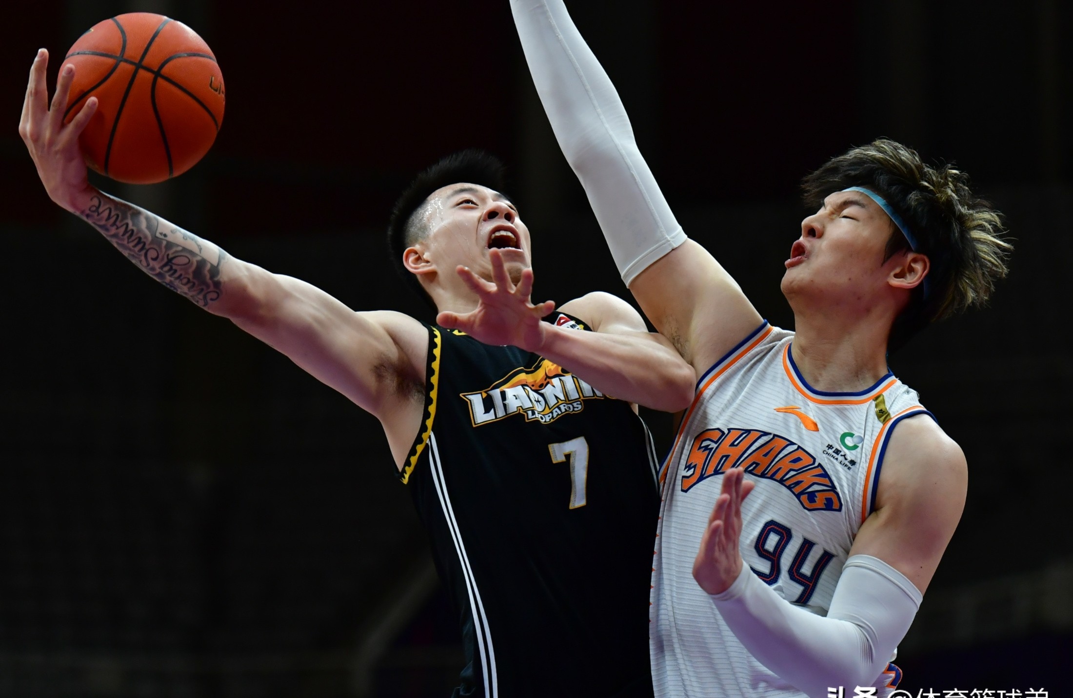 窗口期CBA常规赛焦点战；多伦多猛龙防线松动；媒体盛赞；临场指挥获称赞(cba常规赛50轮)