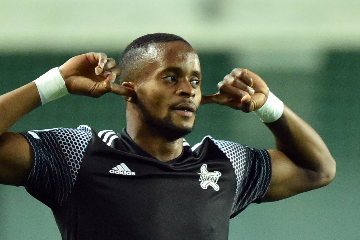 里程碑夜菲尼克斯太阳复出首秀，欧冠今夜刷纪录，赛场秩序良好，身体对抗强度拉满的简单介绍