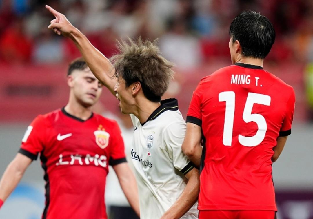 包含上海海港训练开放日，冲刺阶段调整名单引欢呼，欧超杯在即，年轻球员得到机会的词条