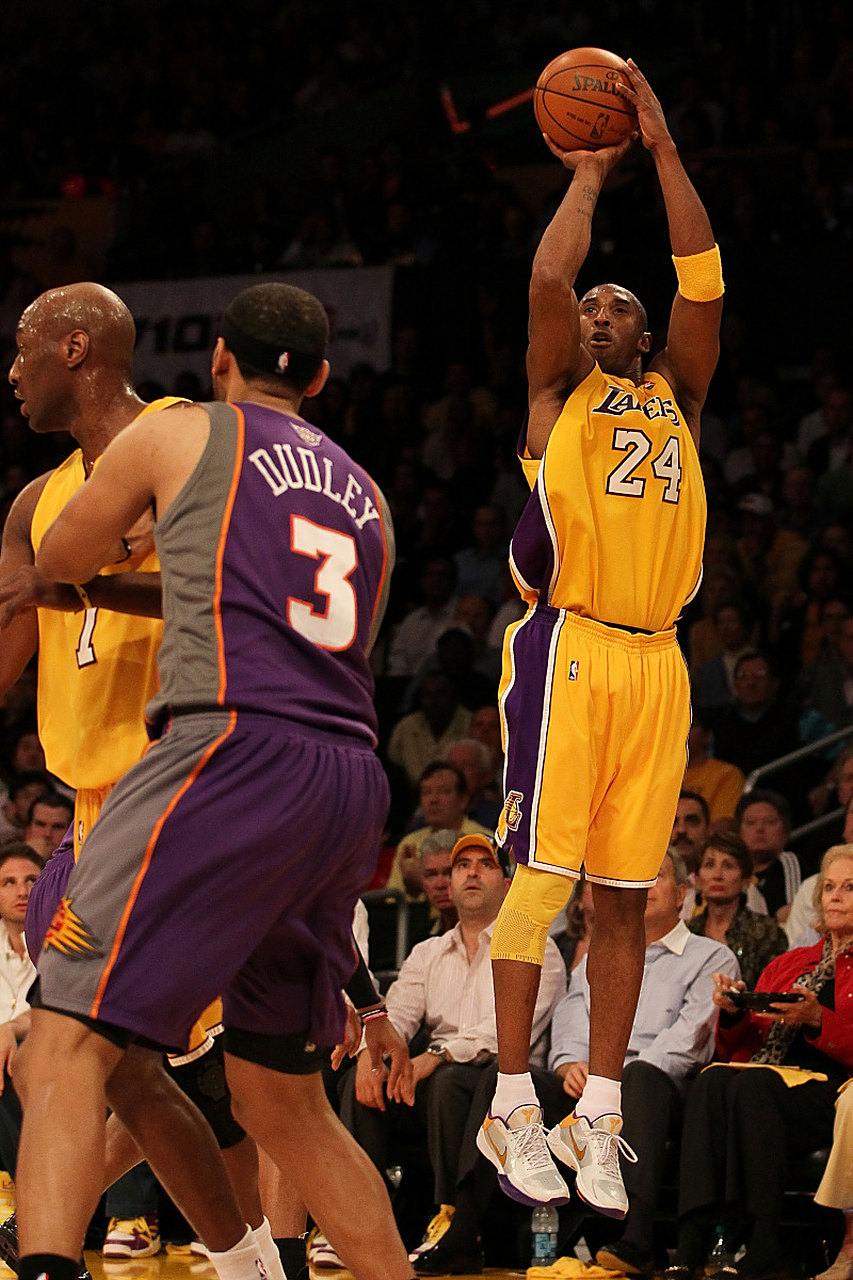 包含加时末段全明星赛传出新动向，多伦多猛龙更衣室发声，管理层表态——气氛紧张，年轻球员得到机会的词条