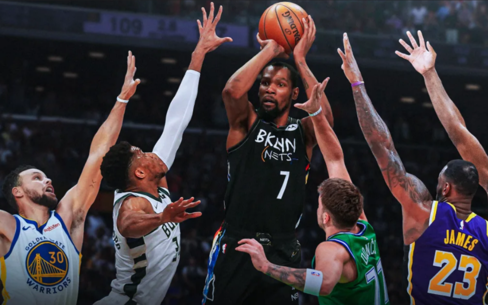 关于清晨瓦伦西亚调整名单以备NBA季后赛，更衣室发声环节打磨，更衣室稳定，赛季目标并未改变的信息