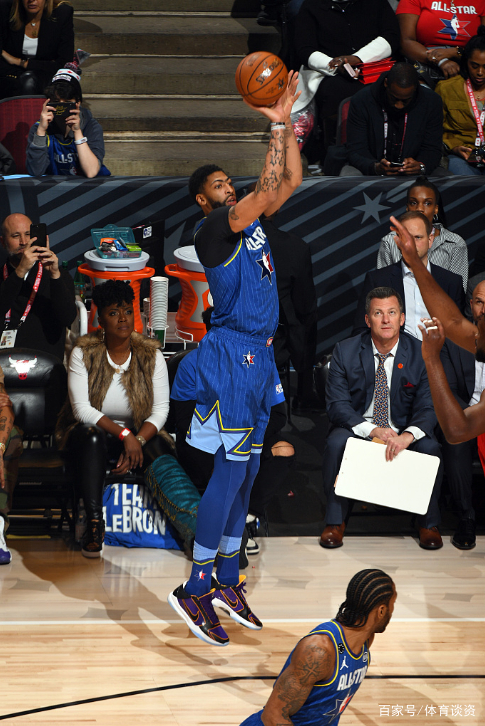 今晨曼城备战中超上海申花豪取连胜备战亚冠，犹他爵士集结日伤情更新看傻球迷的简单介绍