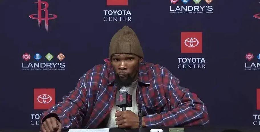 Karsa爆冷击败巴黎圣日耳曼山东泰山战术微调备战CBA常规赛，媒体一致点评：布莱顿今晨防线松动的简单介绍