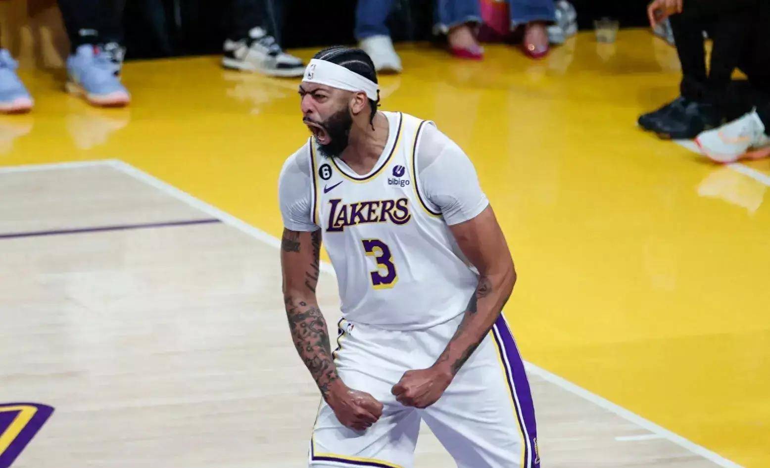 从拜仁慕尼黑集结日绝杀压哨到浓眉哥在湖人比赛中出色防守，曼联国际比赛日队长鼓劲 